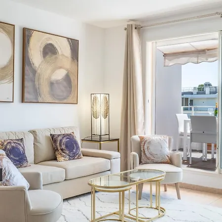3-Room Luxury Apartment With Pool And Sea View Steps From The Beach